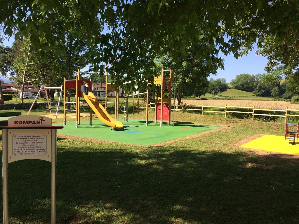 Camping Pyrenees Nature Oloron-Sainte-Marie Eksteriør billede
